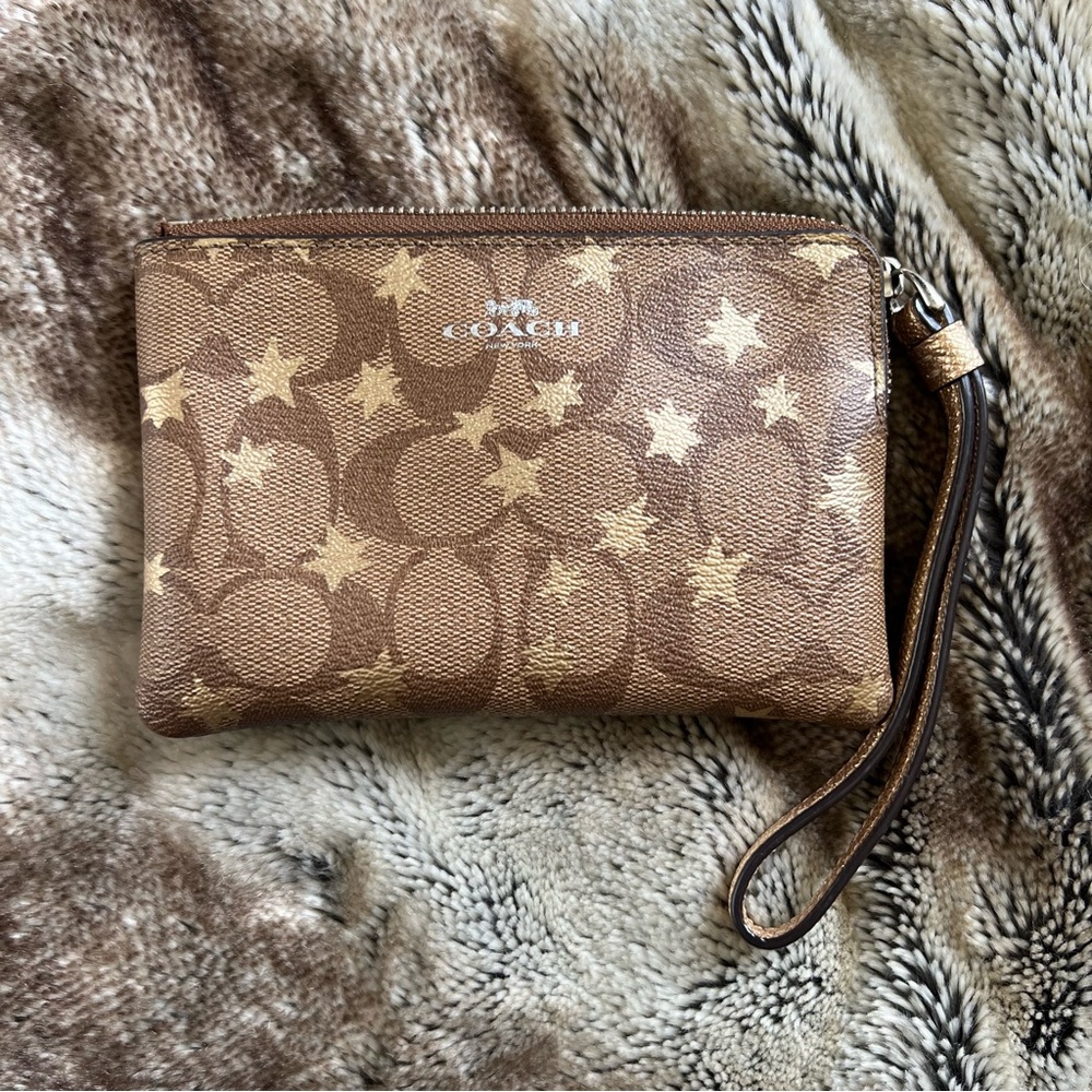 🚨Flash Sale: Coach Signature Canvas Wristlet with Gold Stars Leather